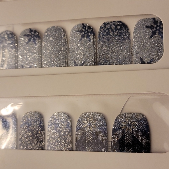 Lot of 2 Color street Snowflake glitter designs.  2 different styles - Picture 2 of 3